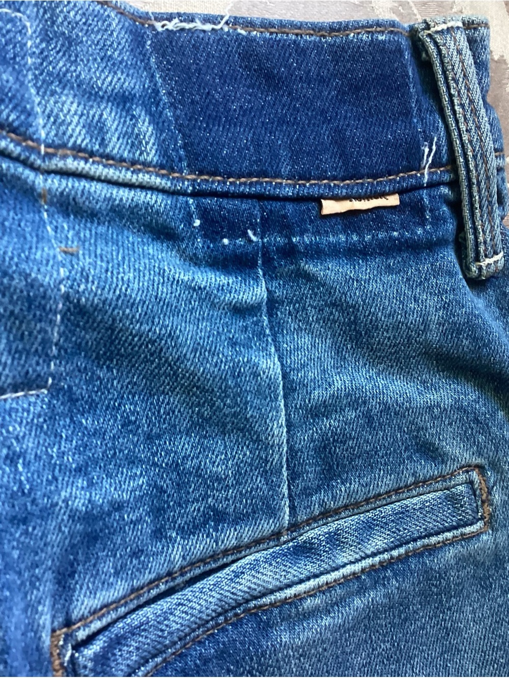 MOTHER High-Rise Spinner Prep Skimp Wide-Leg Jeans in Flashback 26 - Picture 10 of 11